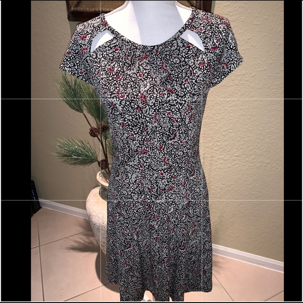 Cute and trendy Michael Kors dress.